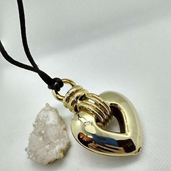 You have‎ my heart on a string gold necklace - Picture 3 of 3